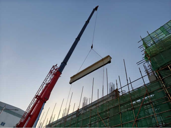 第一事業(yè)部完成赤峰凈液工序 行車(chē)梁吊裝任務(wù) 第一事業(yè)部完成赤峰凈液工序 行車(chē)梁吊裝任務(wù)